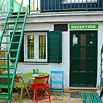 Croparadise Hostel *