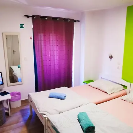 Vandrerhjem Croparadise *