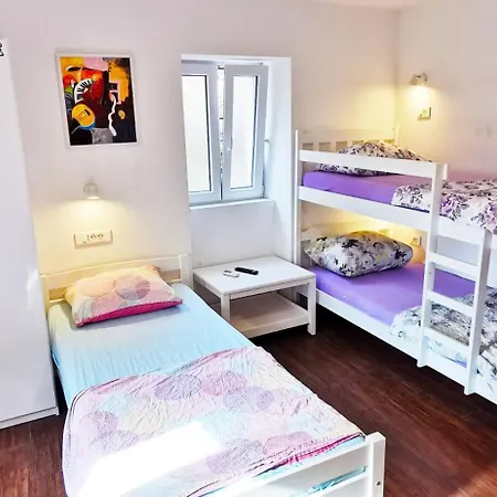 Hostel Croparadise