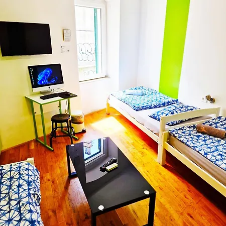 Croparadise Hostel