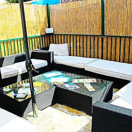 Croparadise Hostel *