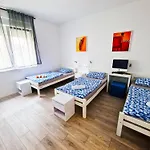 Croparadise Hostal *