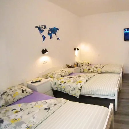 Croparadise Hostel