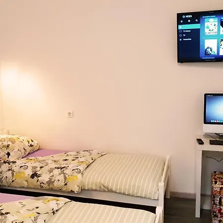 Hostel Croparadise *