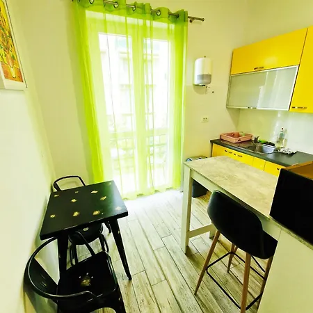 Croparadise Hostel *