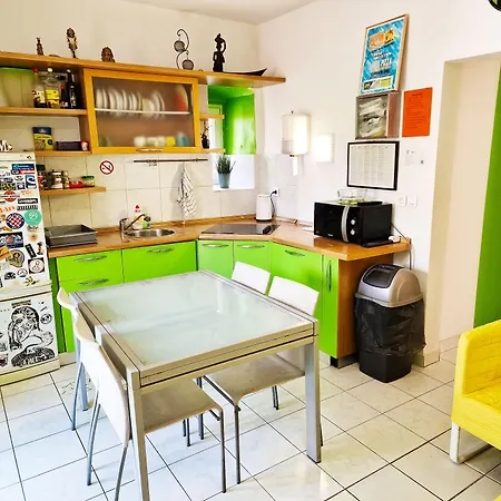 Croparadise Hostel *