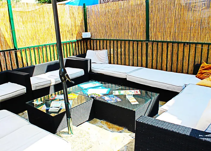 Croparadise Hostel *