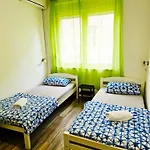 Croparadise Hostel
